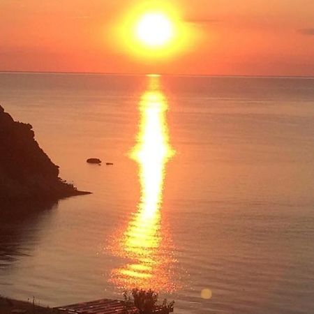 Katevi Luxury Seafront Villa Иериссос Экстерьер фото
